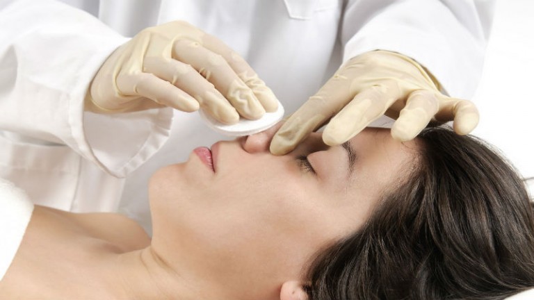 Noninvasive Treatments Can Effectively Minimize the Signs of Aging