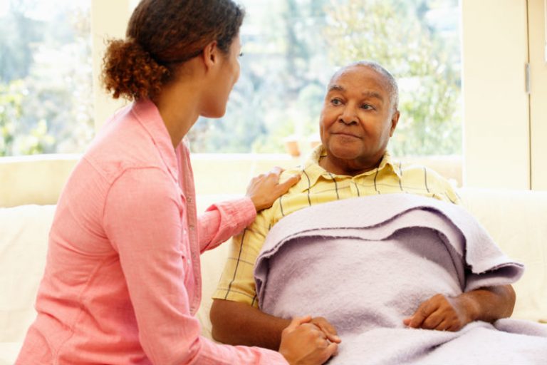 3 Benefits of Hiring a Chicago In-Home Caregiver For Your Senior Parent